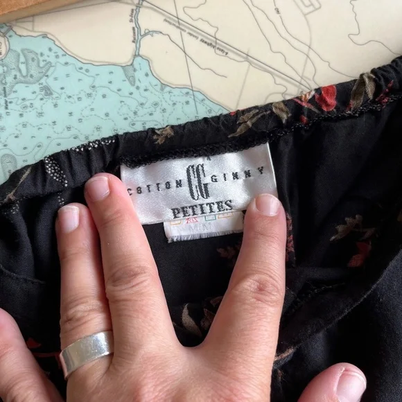 Vintage 90s Dark Floral Cotton Ginny Skirt - Picture 4 of 5